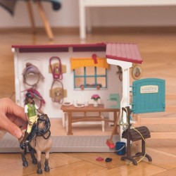 Schleich Horse Club - Siodlarnia, pomieszczenie dla stajennego, figurki dla dzieci 5+