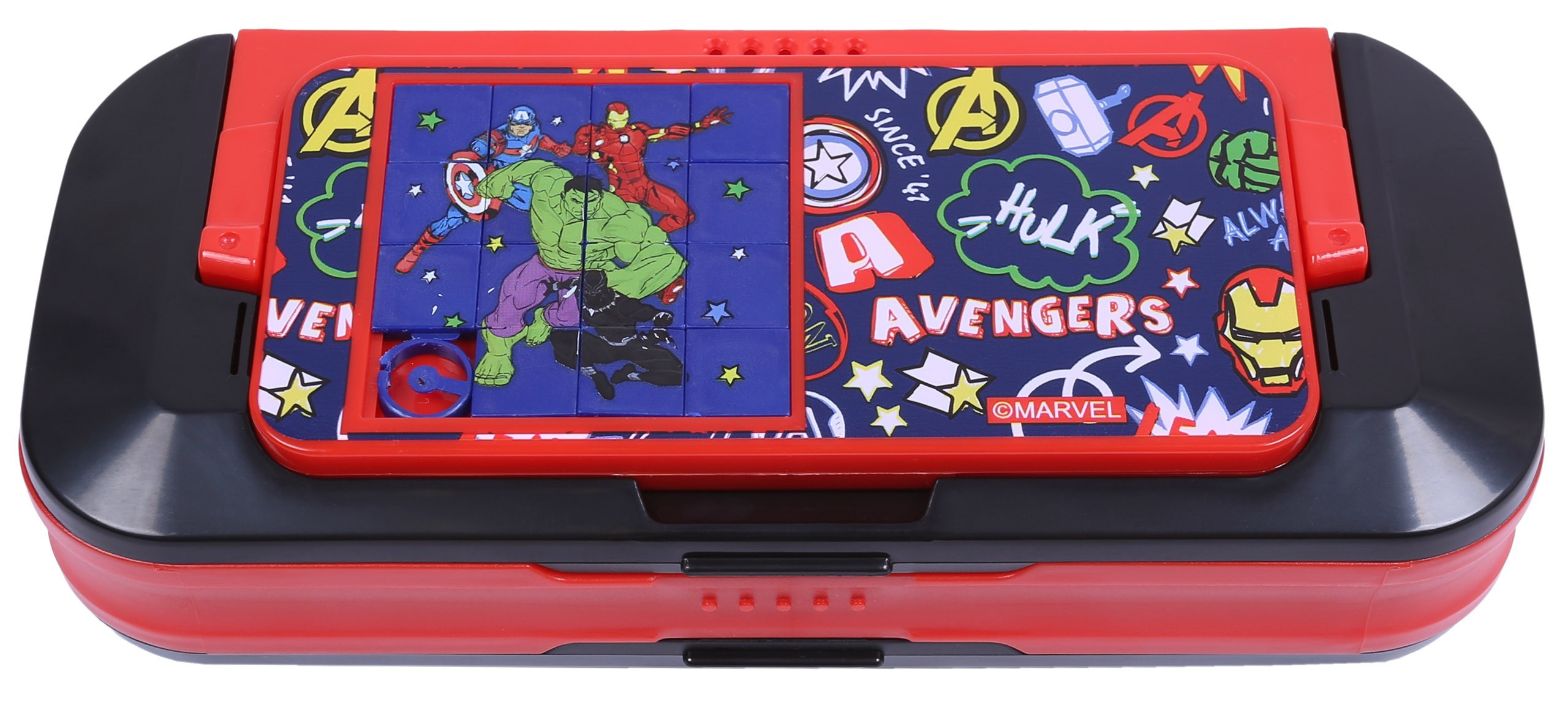 Czarno-czerwony, plastikowy...