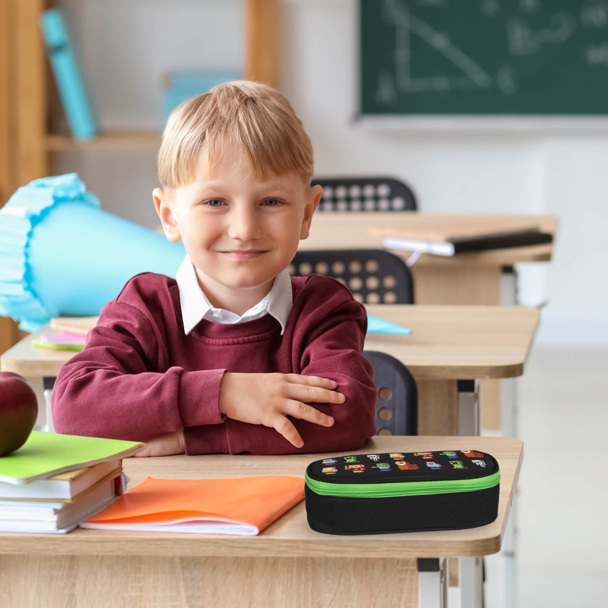 Minecraft Czarny KOMOROWY piórnik szkolny DLA GRACZA, saszetka OWAL dla chłopca 5x21x10cm