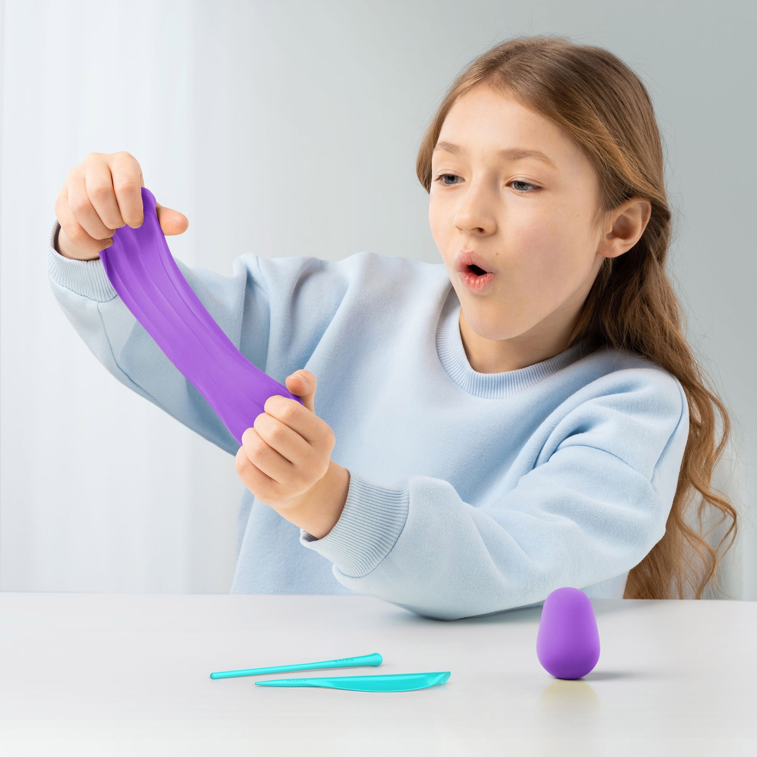 Hey Clay Tęczowe jednorożce Masa plastyczna do zabawy + akcesoria, piankolina, 15 kolorów